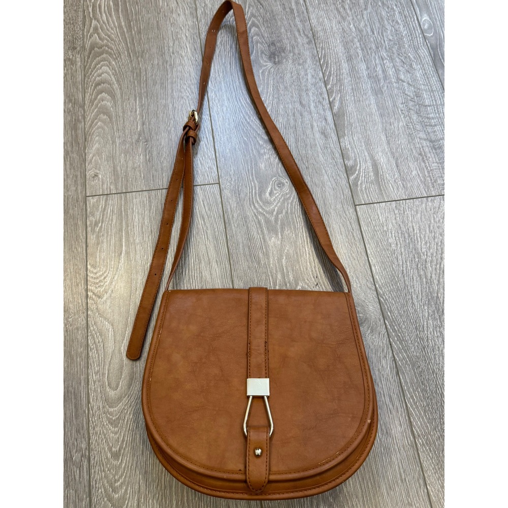 Cognac Brown Faux Leather Saddle Bag Crossbody Stirrup Hardware‎ Accent